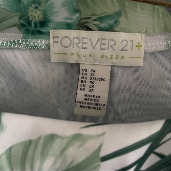 Tropical print crop top - Picture 6 of 6